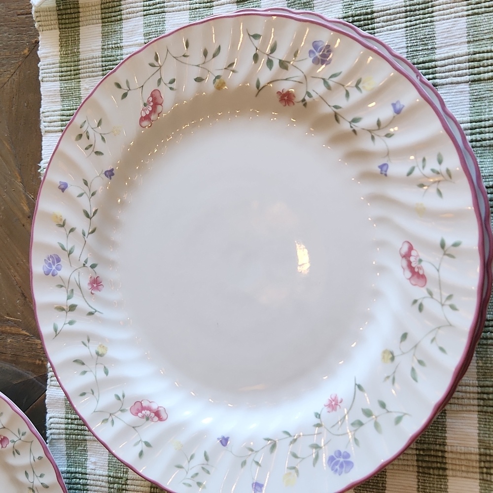 Summer Chintz Pattern Dinner Plates By Johnson Bros. England Ceramic Floral - Picture 5 of 11